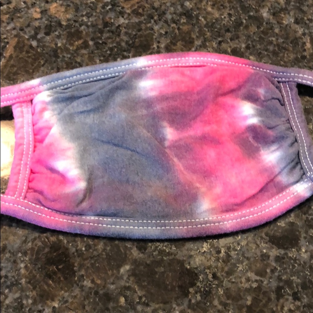 Tie-dye mask